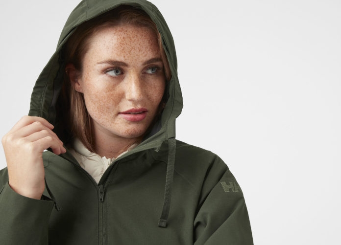 Helly Hansen crea el primer impermeable monomaterial 100% reciclable