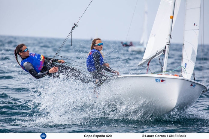 Difíciles condiciones en la Copa de España de 420 en El Balís