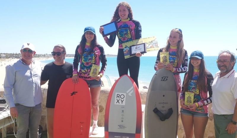 La falta de viento cierra precipitadamente la Copa de España de Wingfoil