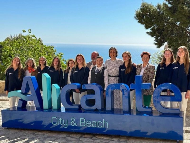 Alicante hace una firme apuesta por la vela femenina con City & Beach