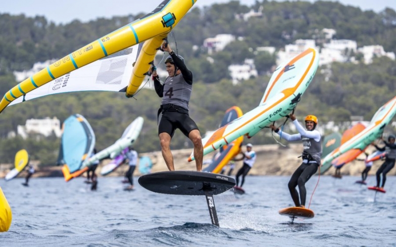 Julián López logra en Ibiza el primer podio de la temporada WFSS 2023